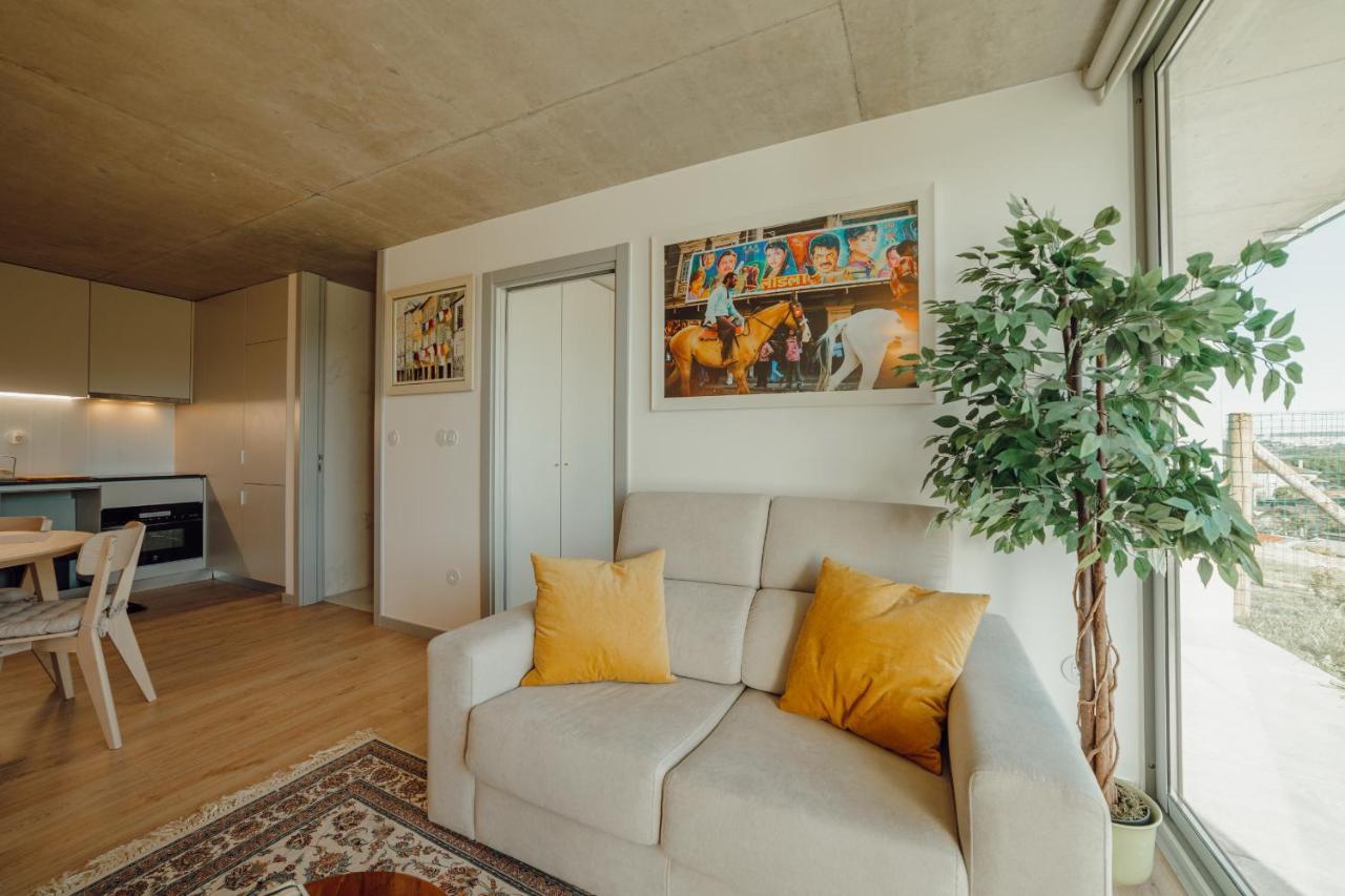 Apartment Amazing Design With Garden & Pool By Vacationy *